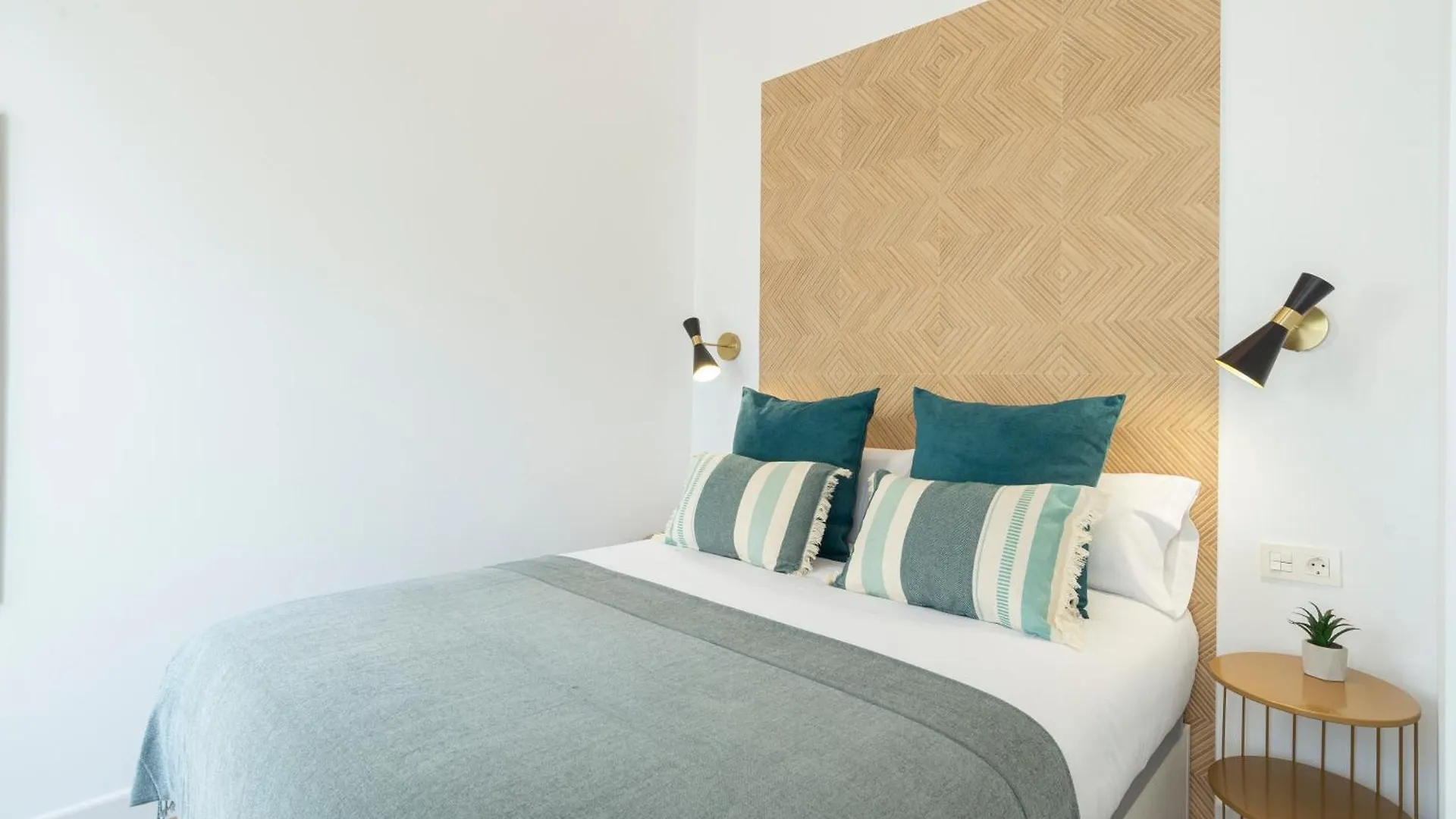 Capitan Huelin & Centric By Ele Apartments Malaga